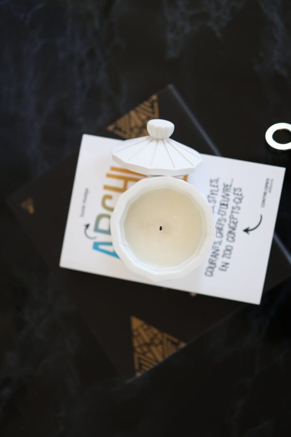 marble stone scented candle. jasmine, orange leaves, apricot fragrance scented candles. handmade in Bordeaux. Design scented objects created by Flamme delixir