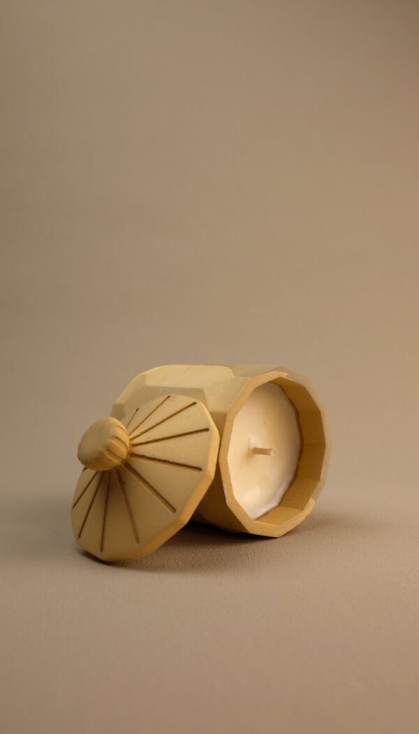 sandstone scented candle. jasmin, orange leaves, apricot fragrance candle. Design scented objects created by Flamme delixir